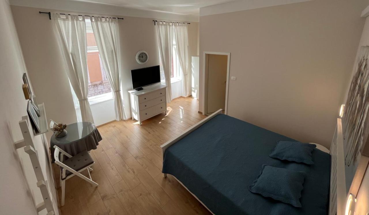 Apartment Check In Pula Extérieur photo